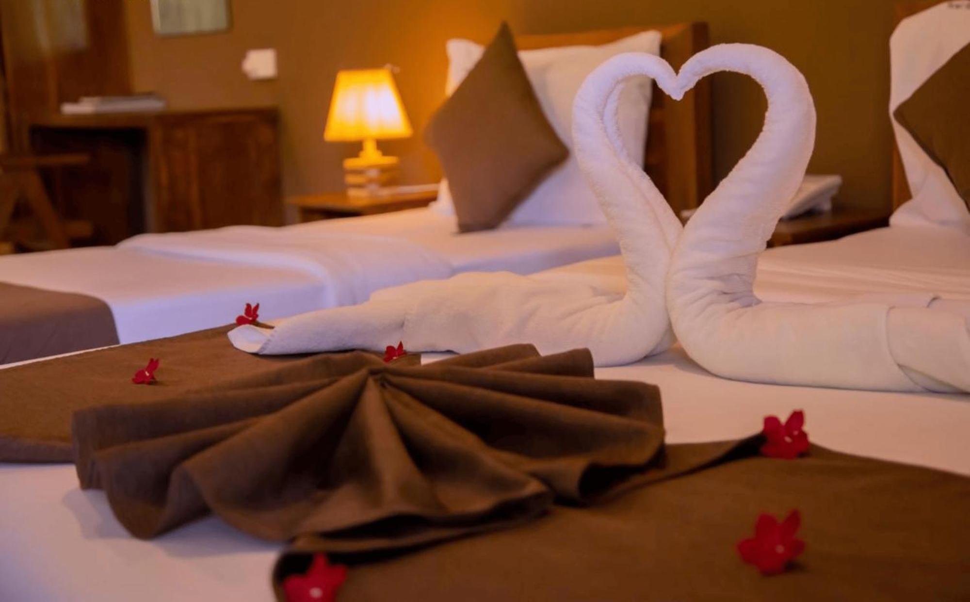Hotel Heladiv อนุราธปุระ ภายนอก รูปภาพ