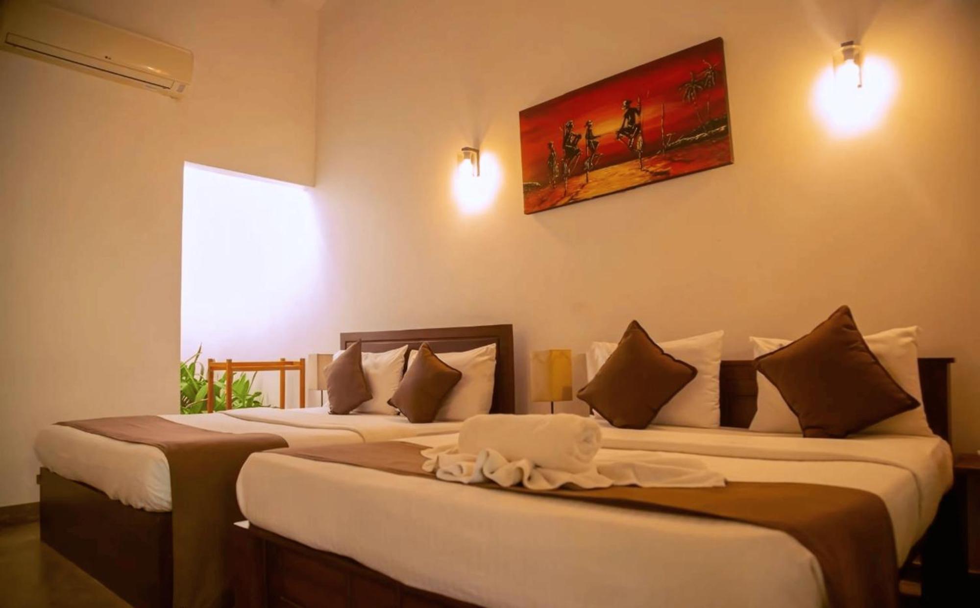 Hotel Heladiv อนุราธปุระ ภายนอก รูปภาพ