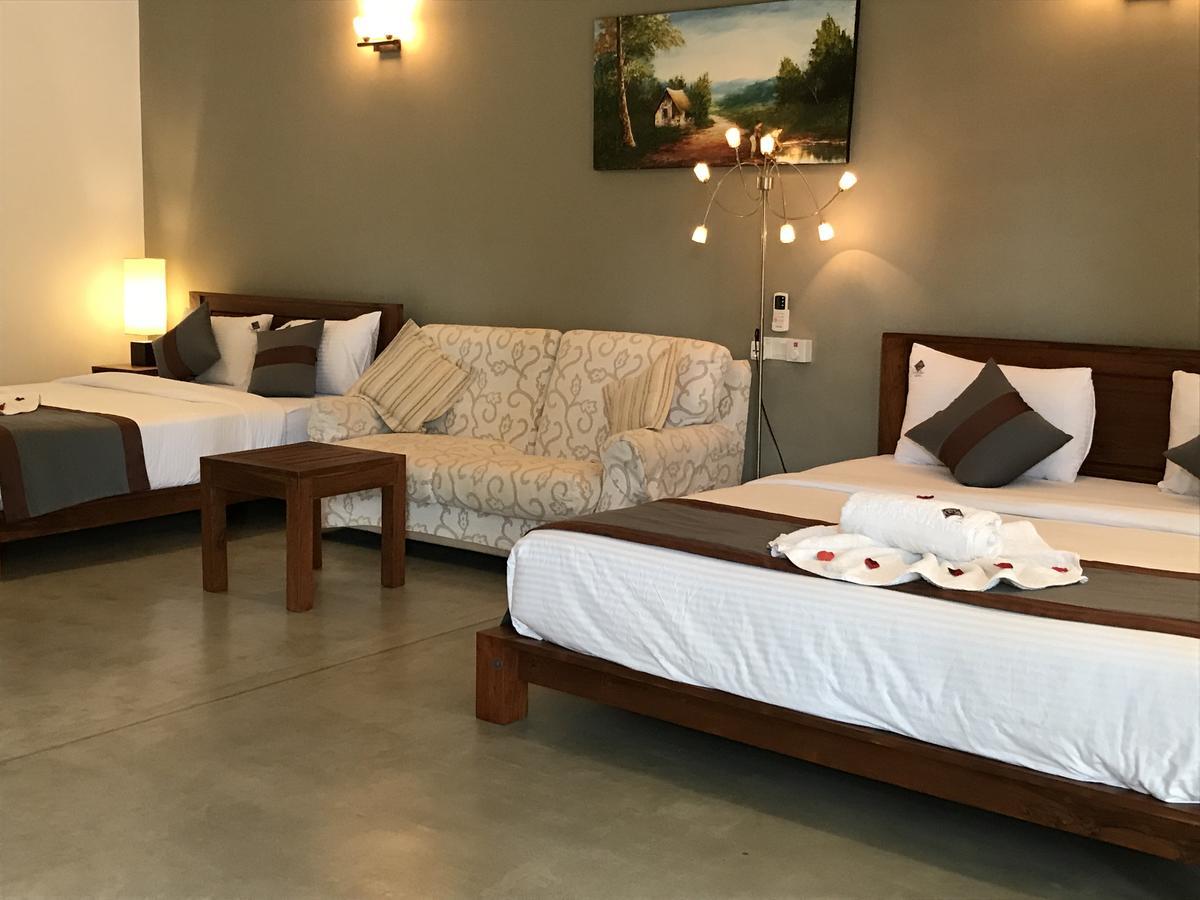Hotel Heladiv อนุราธปุระ ภายนอก รูปภาพ