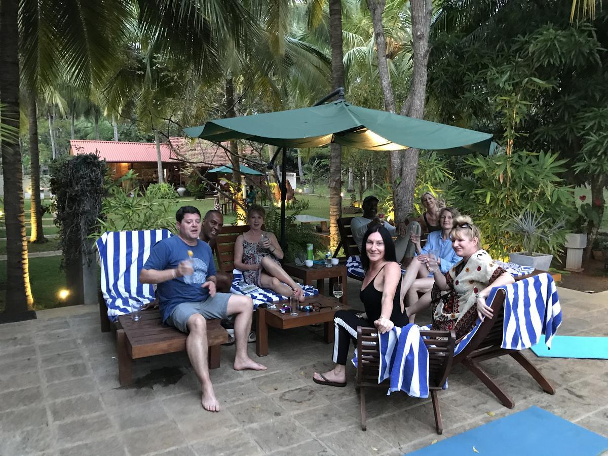 Hotel Heladiv อนุราธปุระ ภายนอก รูปภาพ