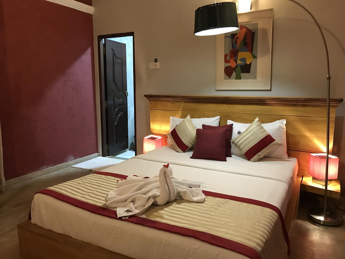 Hotel Heladiv อนุราธปุระ ภายนอก รูปภาพ